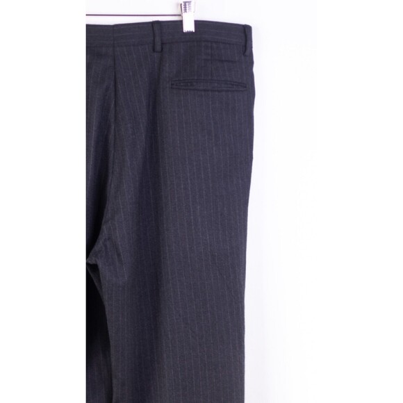 Jos A Bank Gray striped 2-piece suit men size 42L Pleated pants sz - Picture 12 of 16